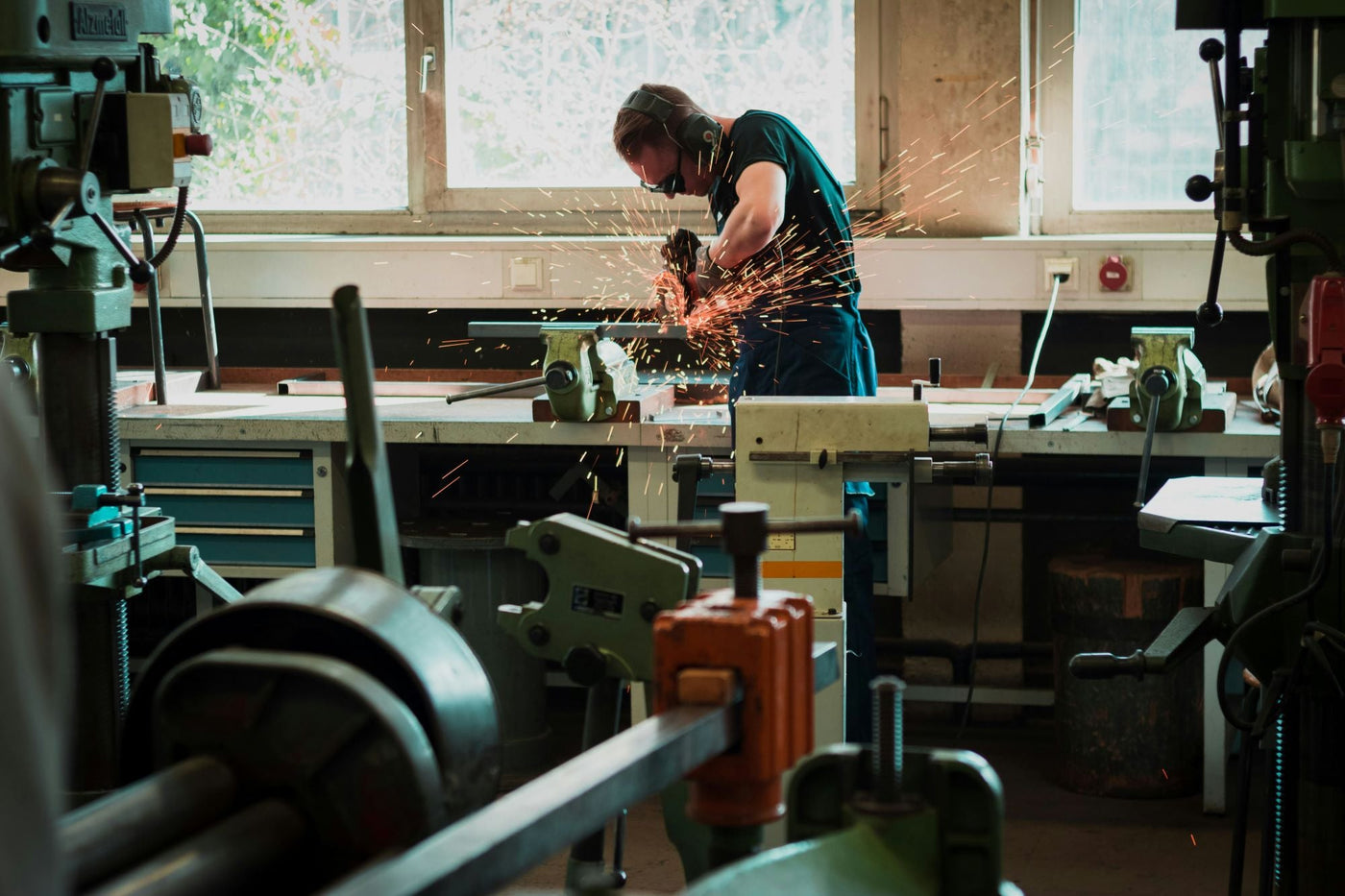 Nine brilliant ideas using magnets for a safer and more efficient workshop!